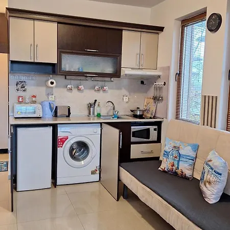 Apartament мм комплекс студиа ,,роза,, *